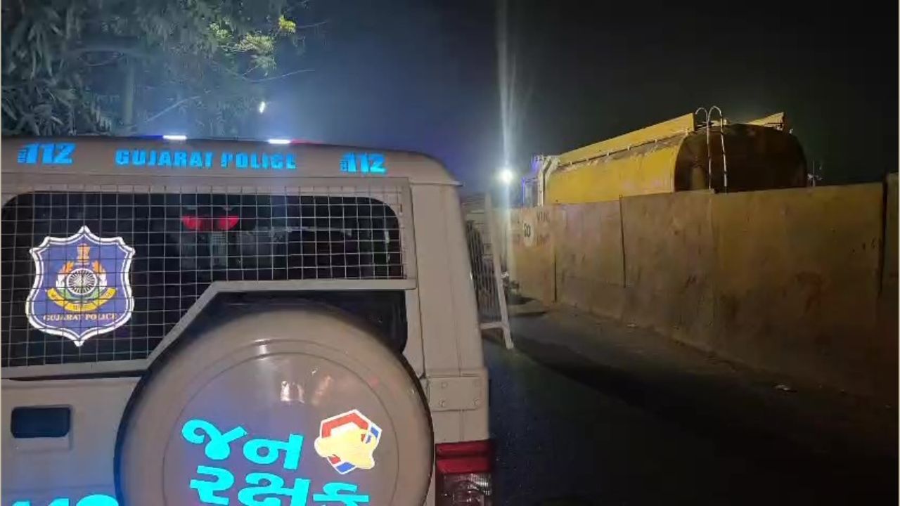 વડોદરા પોલીસનું ‘ઓપરેશન નોઈઝ’ : ૧૦૮ બુલેટ સાયલેન્સર પર રોલર ફેરવી કચ્ચરઘાણ વાળ્યો